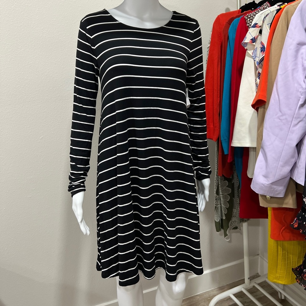 Old navy dress size: small new with tag